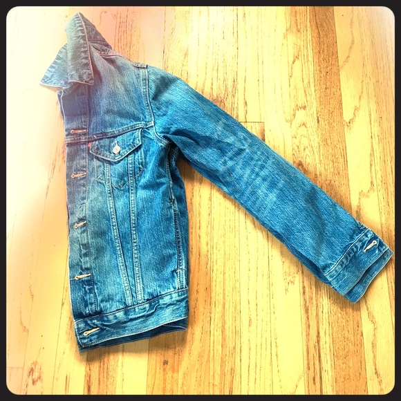 Levi's Jackets & Blazers - Levis Jean Jacket Mens Small. EUC! Light wash.